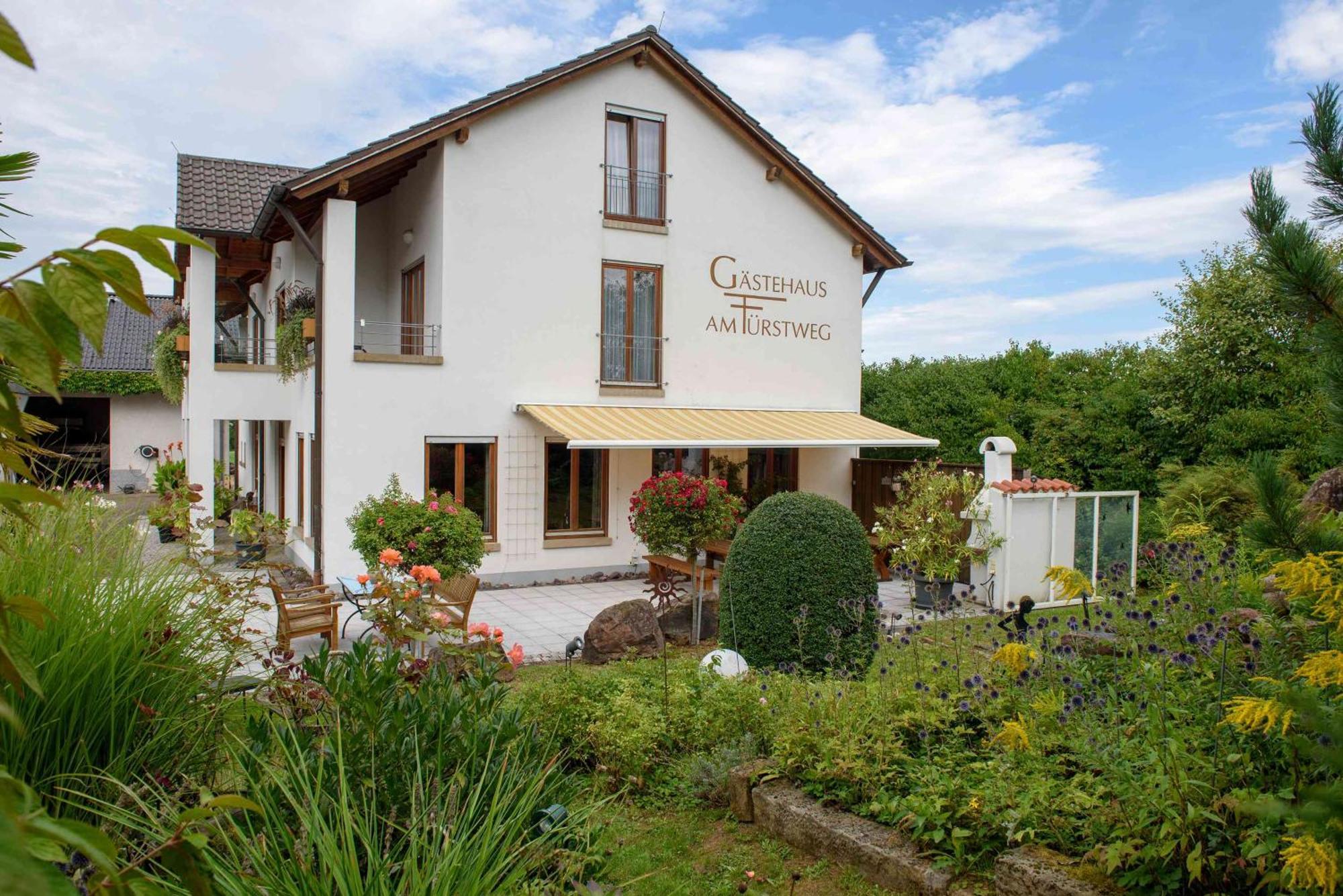 Gaestehaus Am Fuerstweg Heuchelheim-Klingen Buitenkant foto